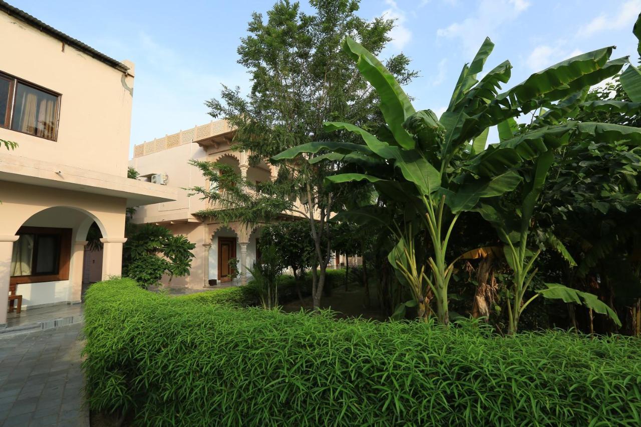 Hotel Sunbird Bharatpur Ngoại thất bức ảnh