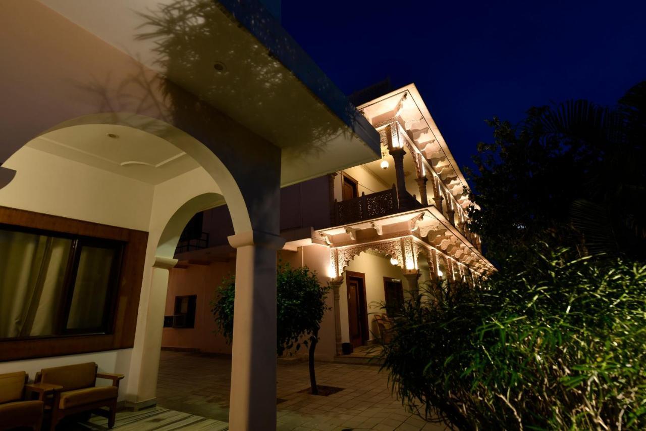 Hotel Sunbird Bharatpur Ngoại thất bức ảnh