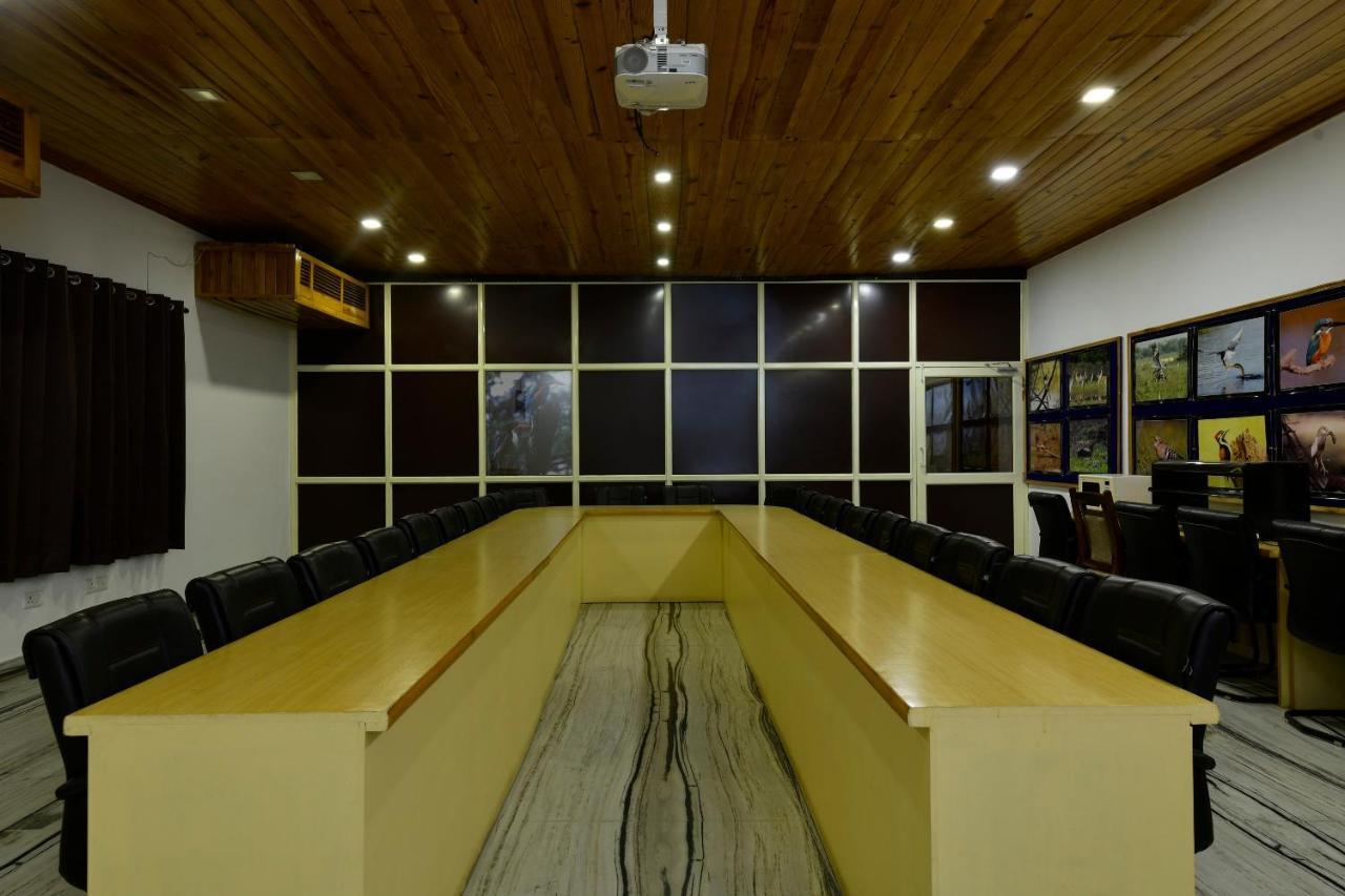 Hotel Sunbird Bharatpur Ngoại thất bức ảnh