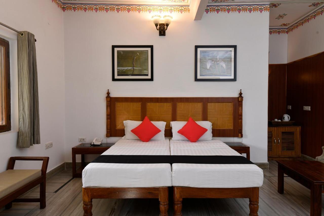 Hotel Sunbird Bharatpur Ngoại thất bức ảnh