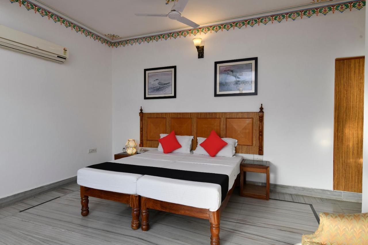 Hotel Sunbird Bharatpur Ngoại thất bức ảnh