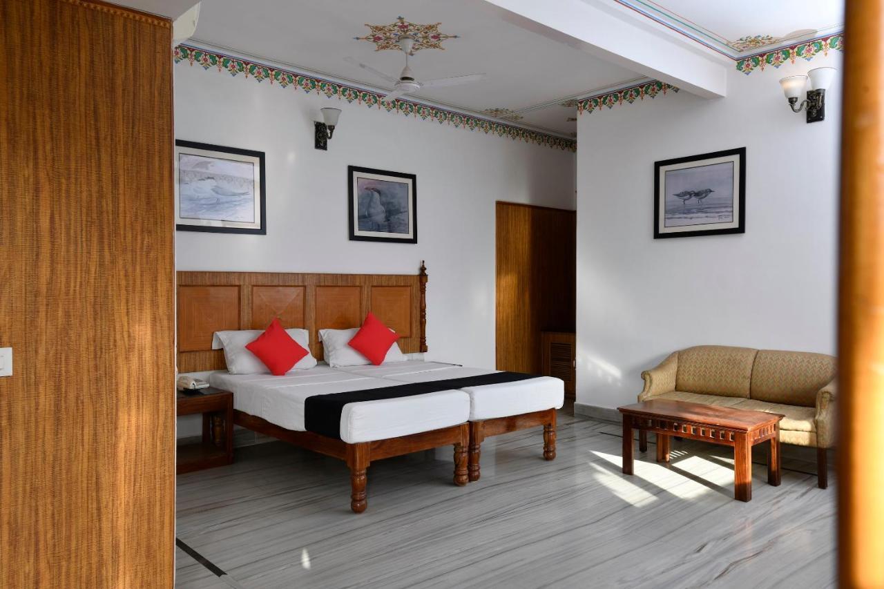 Hotel Sunbird Bharatpur Ngoại thất bức ảnh