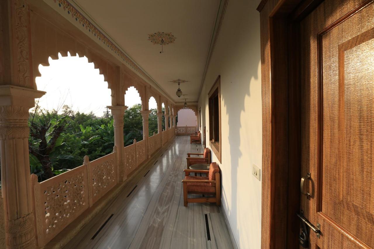 Hotel Sunbird Bharatpur Ngoại thất bức ảnh