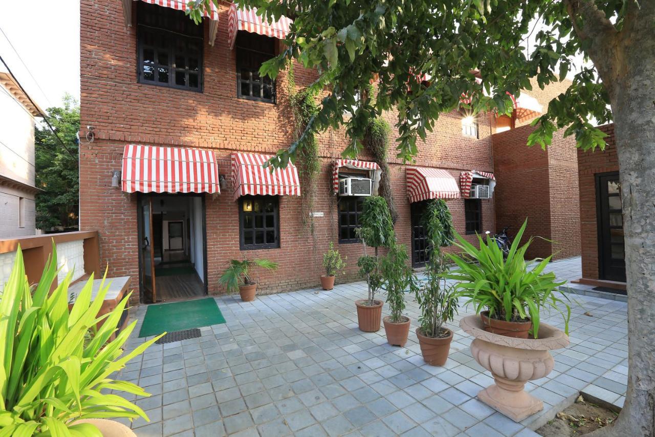 Hotel Sunbird Bharatpur Ngoại thất bức ảnh