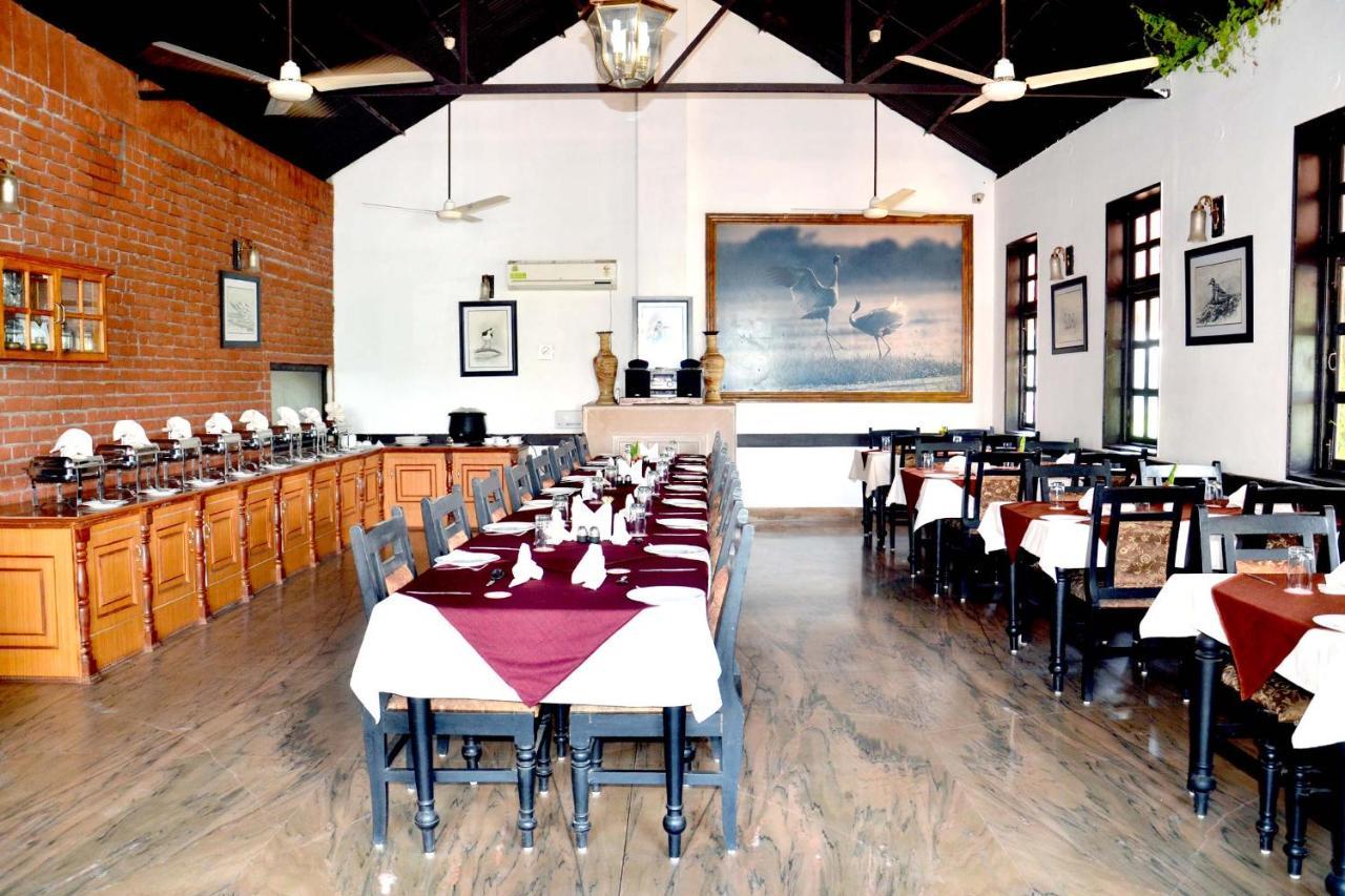 Hotel Sunbird Bharatpur Ngoại thất bức ảnh