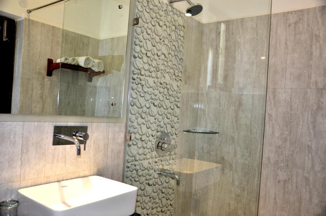 Hotel Sunbird Bharatpur Ngoại thất bức ảnh