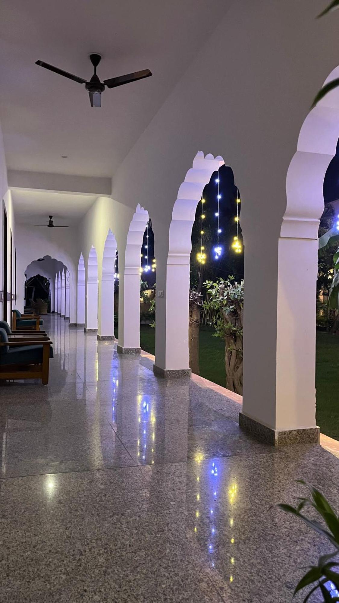 Hotel Sunbird Bharatpur Ngoại thất bức ảnh