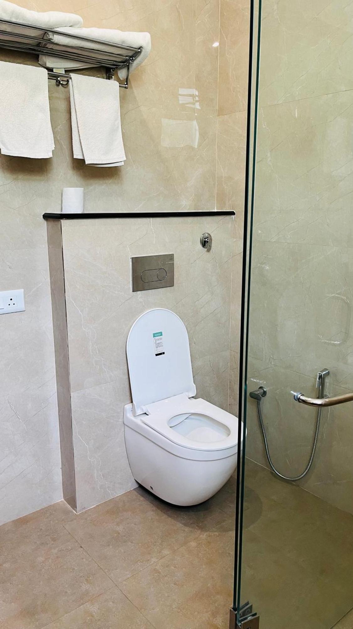 Hotel Sunbird Bharatpur Ngoại thất bức ảnh