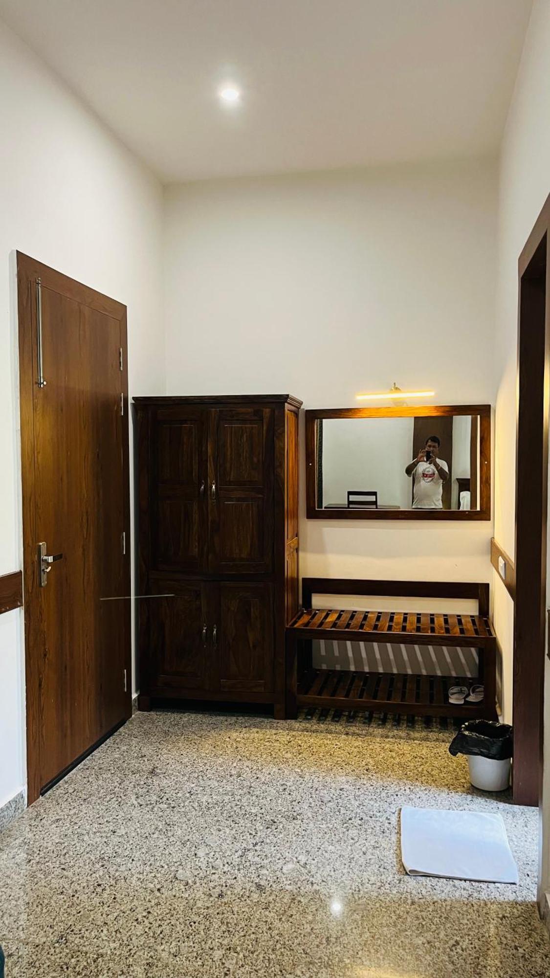 Hotel Sunbird Bharatpur Ngoại thất bức ảnh
